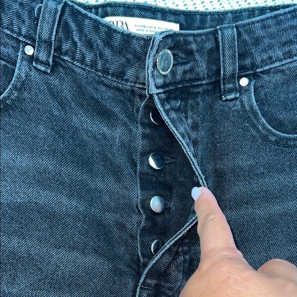 Zara Black Jean Shorts - Picture 3 of 7
